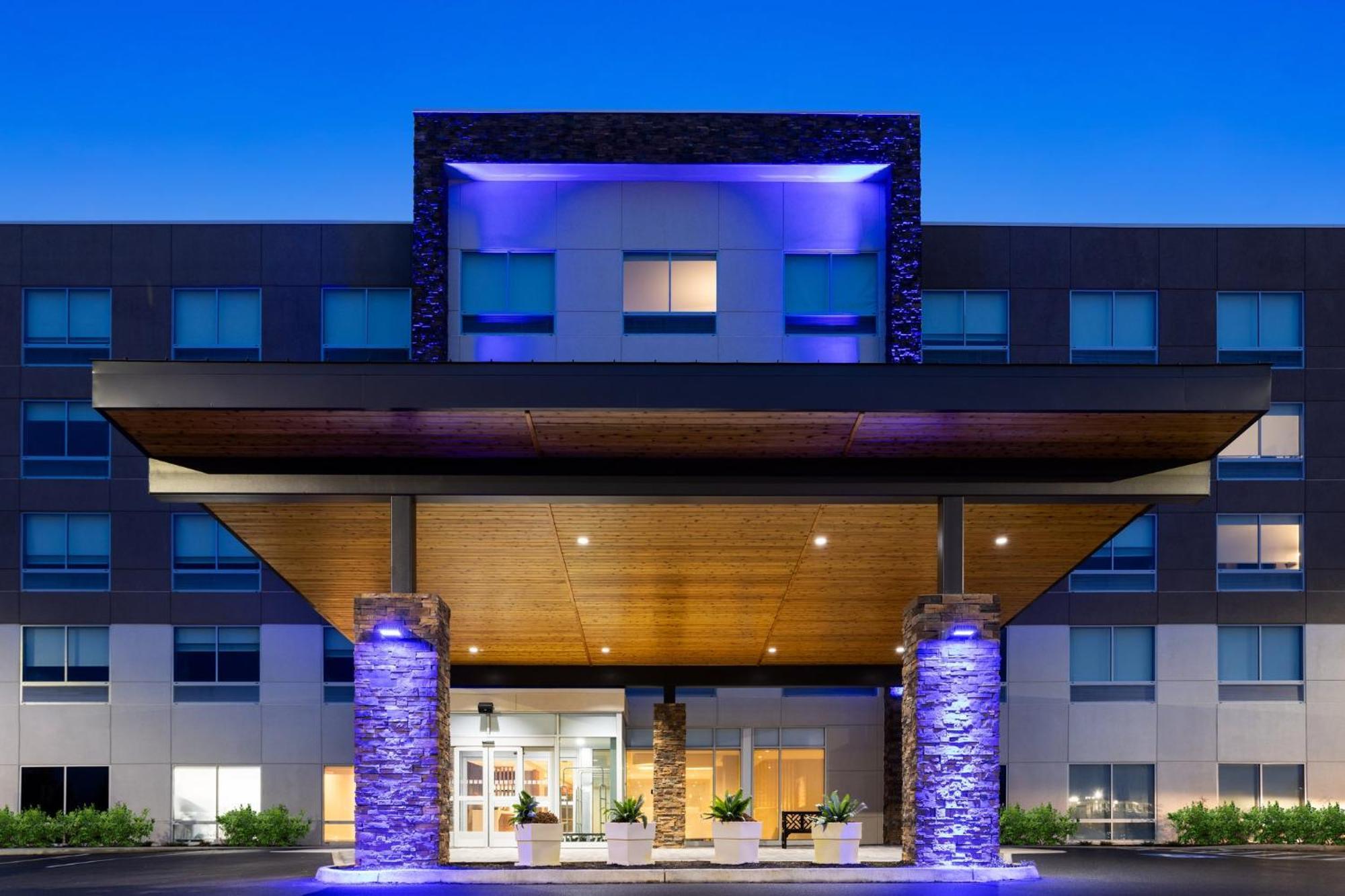 Holiday Inn Express & Suites Waynesboro East Extérieur photo