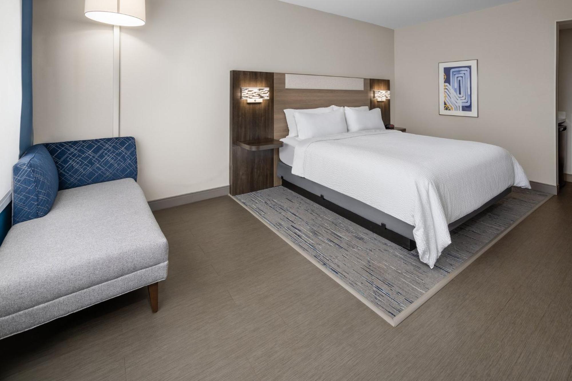Holiday Inn Express & Suites Waynesboro East Extérieur photo
